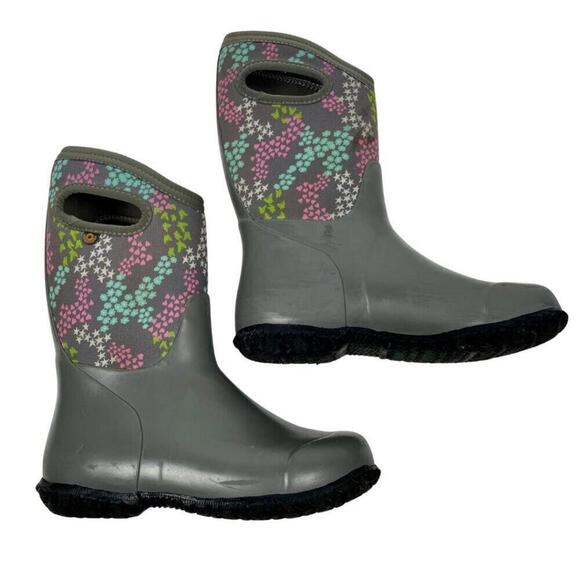 Bogs Children's Size: 4 Solid Grey Pink Star and Heart Waterproof Boot - Picture 1 of 9